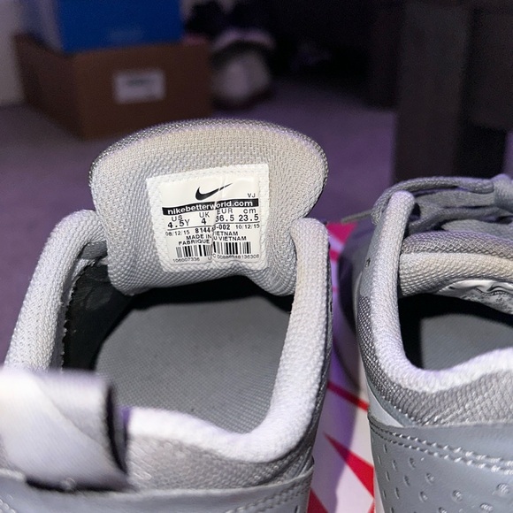 NIKE AIR MAX TAVAS GREY (4.5Y or 6.5 women) - Picture 10 of 11